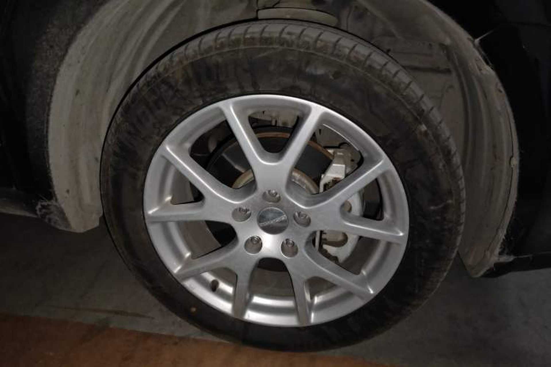 Used Dodge Journey 2015 2.0TD Four-Wheel Drive Luxury Edition Right Front Wheel Hub