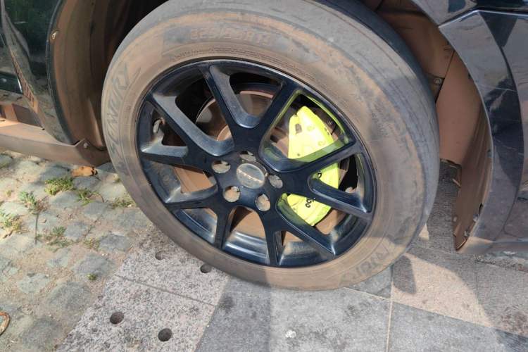Used Dodge Journey 2015 2.0TD Four-Wheel Drive Luxury Edition Right Front Wheel Hub