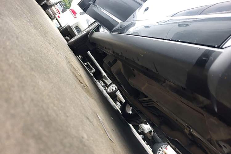 Used Dodge Journey 2015 2.0TD Four-Wheel Drive Luxury Edition Right Side Sill
