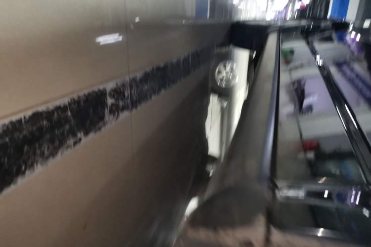 Used Dodge Journey 2015 2.0TD Four-Wheel Drive Luxury Edition Right Side Sill