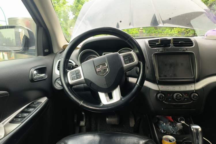 Used Dodge Journey 2015 2.0TD Four-Wheel Drive Luxury Edition Steering Wheel