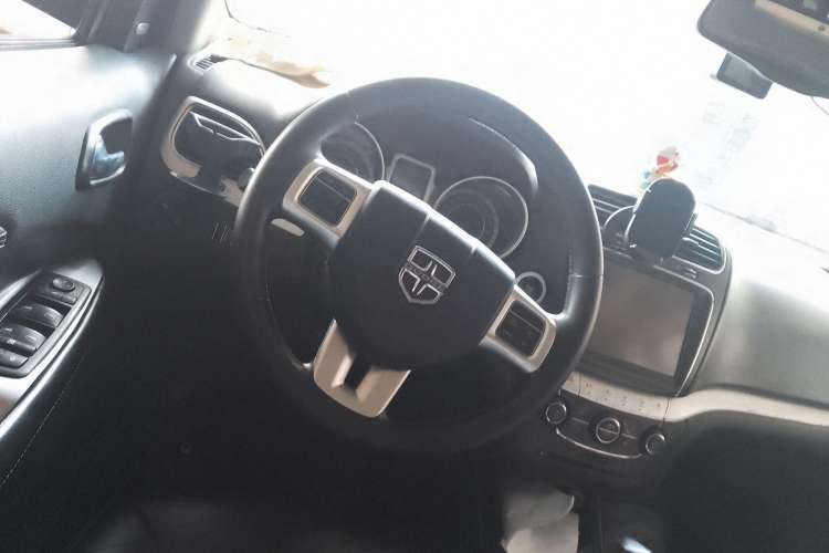 Used Dodge Journey 2015 2.0TD Four-Wheel Drive Luxury Edition Steering Wheel