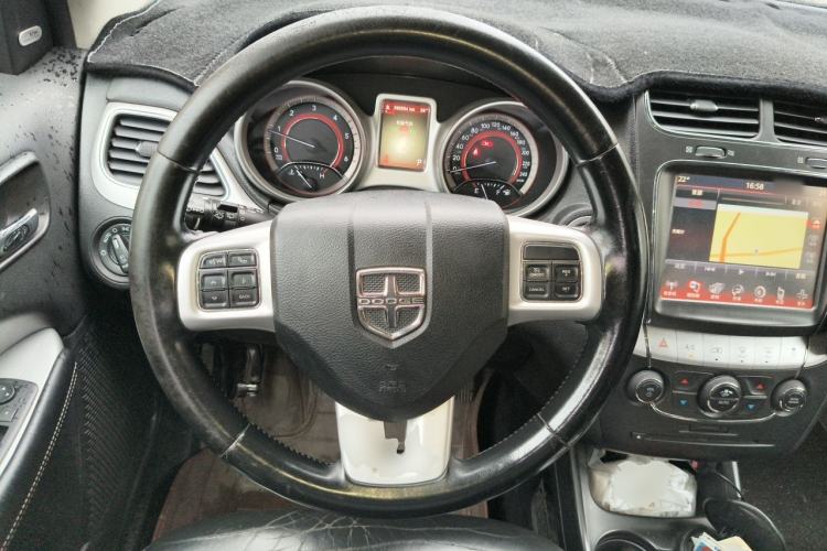 Used Dodge Journey 2015 2.0TD Four-Wheel Drive Luxury Edition Steering Wheel