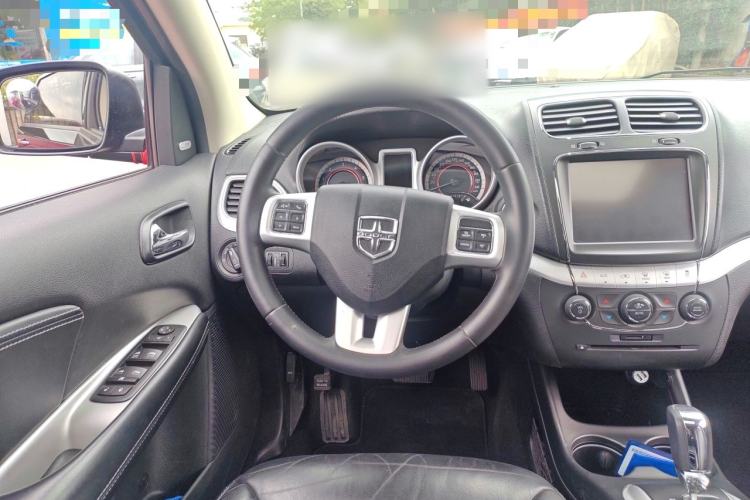 Used Dodge Journey 2015 2.0TD Four-Wheel Drive Luxury Edition Steering Wheel