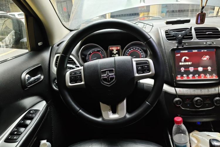 Used Dodge Journey 2015 2.0TD Four-Wheel Drive Luxury Edition Steering Wheel