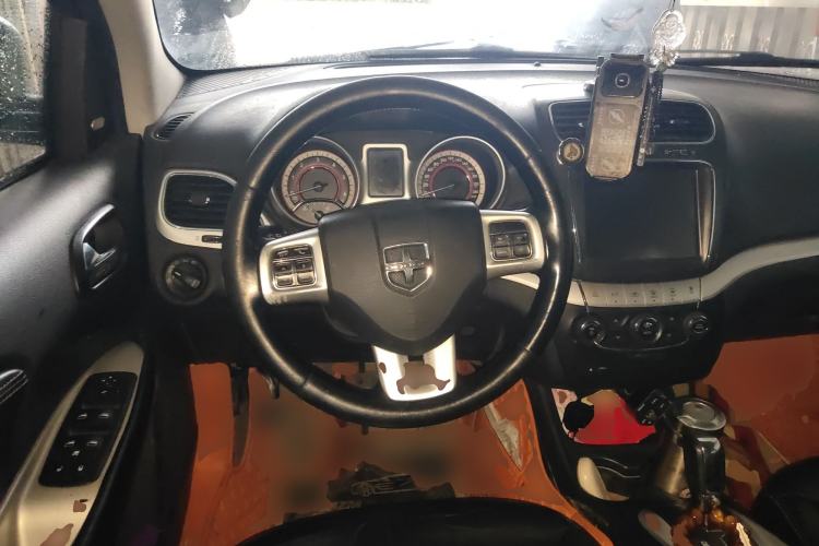 Used Dodge Journey 2015 2.0TD Four-Wheel Drive Luxury Edition Steering Wheel