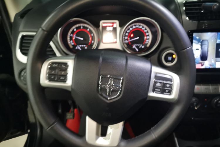 Used Dodge Journey 2015 2.0TD Four-Wheel Drive Luxury Edition Steering Wheel