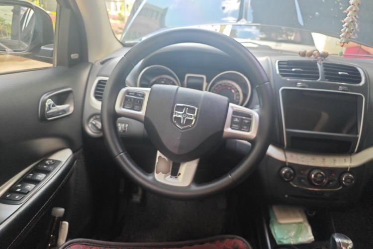 Used Dodge Journey 2015 2.0TD Four-Wheel Drive Luxury Edition Steering Wheel