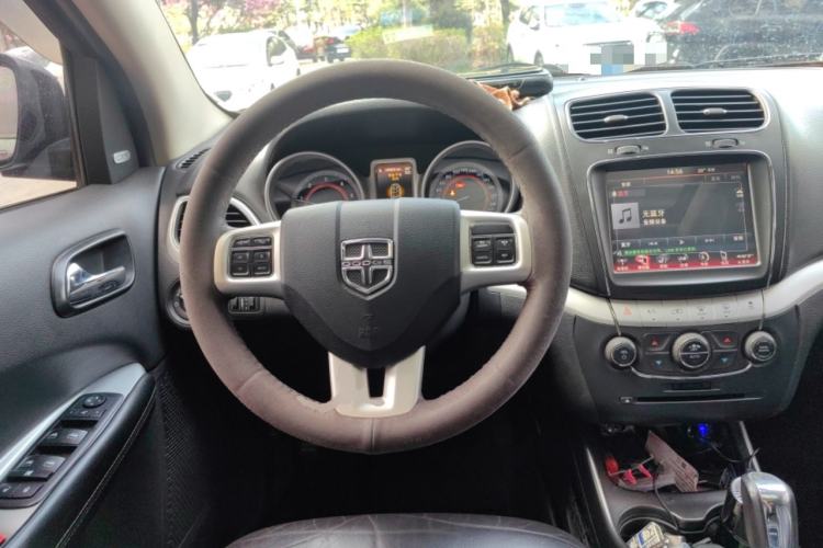 Used Dodge Journey 2015 2.0TD Four-Wheel Drive Luxury Edition Steering Wheel