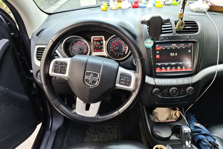 Used Dodge Journey 2015 2.0TD Four-Wheel Drive Luxury Edition Steering Wheel
