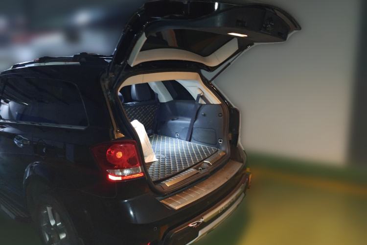 Used Dodge Journey 2015 2.0TD Four-Wheel Drive Luxury Edition Trunk