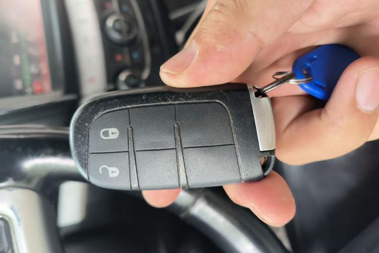 Used Dodge Journey 2015 2.0TD Four-Wheel Drive Luxury Edition Vehicle Key