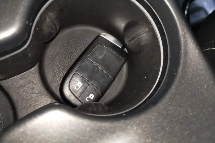 Used Dodge Journey 2015 2.0TD Four-Wheel Drive Luxury Edition Vehicle Key