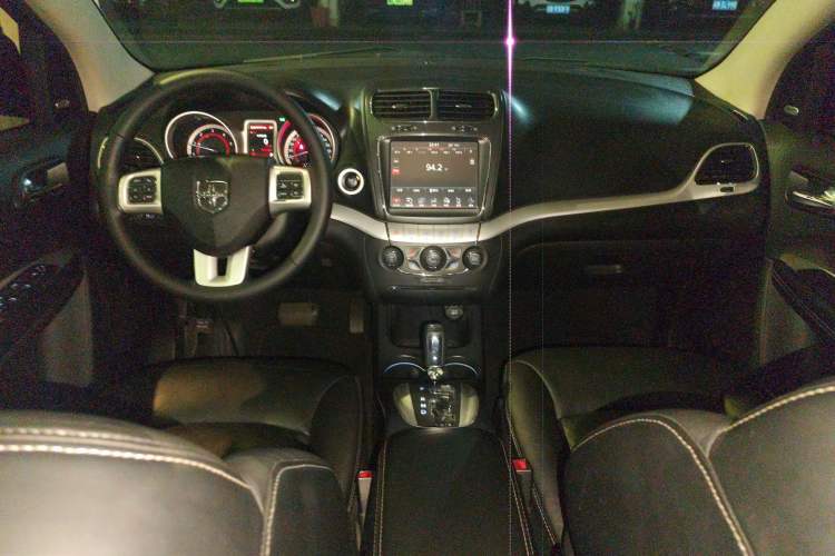 Used Dodge Journey 2015 2.0TD Four-Wheel Drive Luxury Edition Center Console