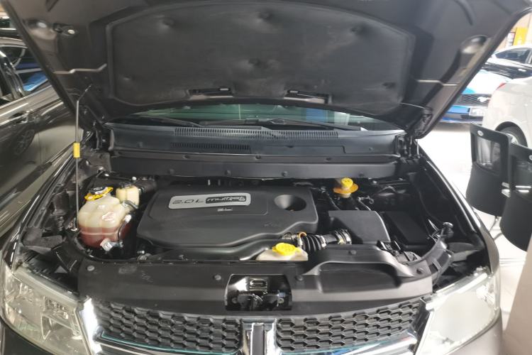 Used Dodge Journey 2015 2.0TD Four-Wheel Drive Luxury Edition Engine Bay