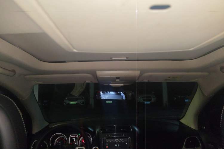 Used Dodge Journey 2015 2.0TD Four-Wheel Drive Luxury Edition Headliner
