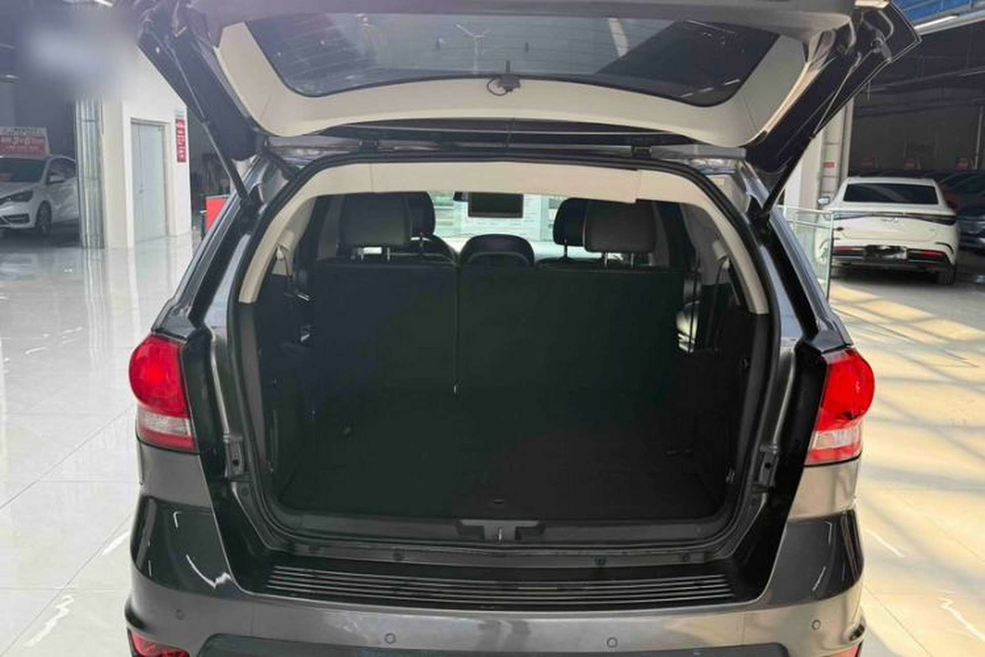 Used Dodge Journey 2015 2.0TD Four-Wheel Drive Luxury Edition Interior 4