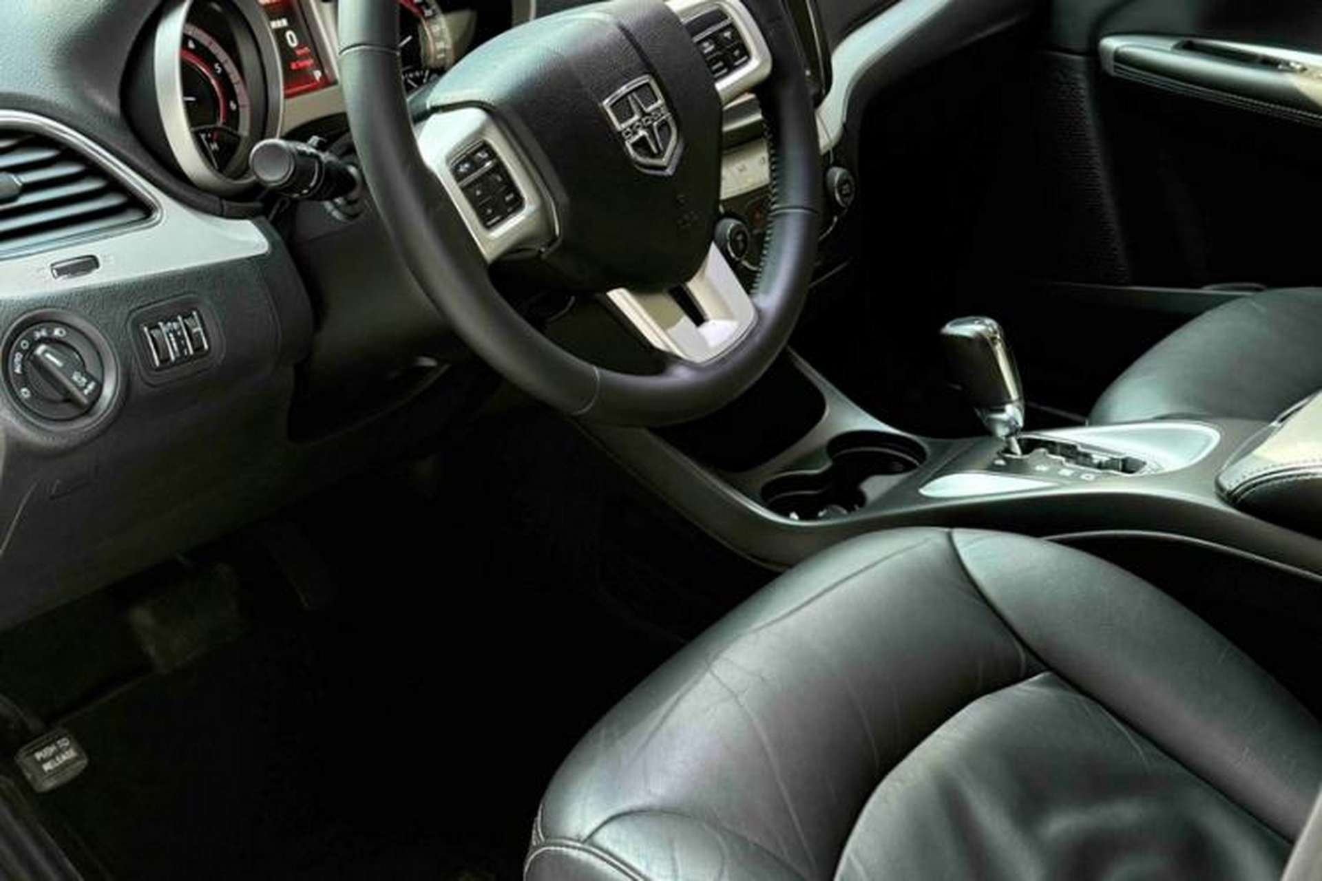 Used Dodge Journey 2015 2.0TD Four-Wheel Drive Luxury Edition Interior 8
