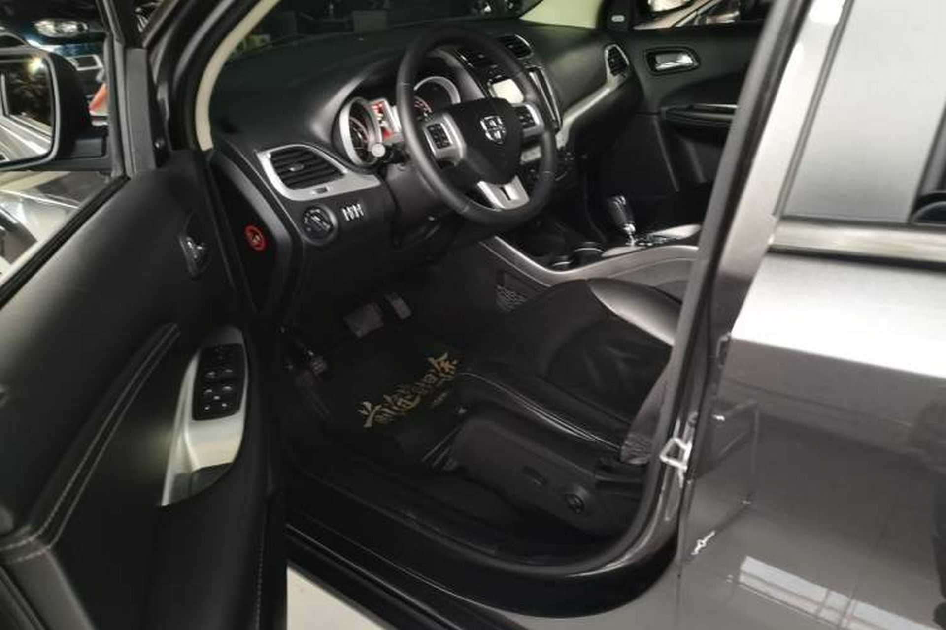 Used Dodge Journey 2015 2.0TD Four-Wheel Drive Luxury Edition Left Front Seat