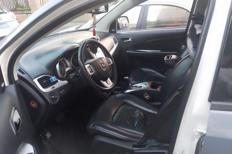 Used Dodge Journey 2015 2.0TD Four-Wheel Drive Luxury Edition Left Front Seat