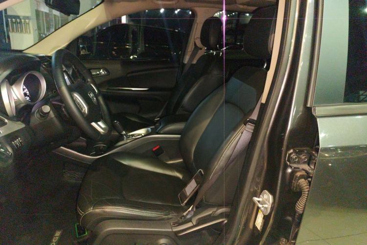 Used Dodge Journey 2015 2.0TD Four-Wheel Drive Luxury Edition Left Front Seat