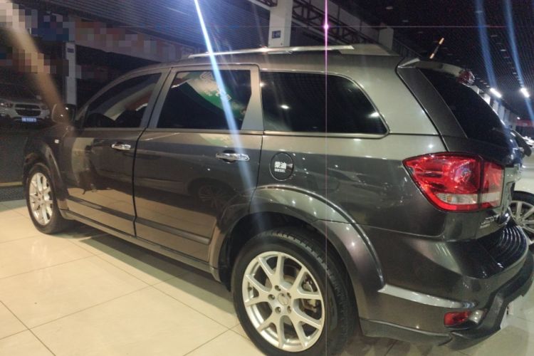 Used Dodge Journey 2015 2.0TD Four-Wheel Drive Luxury Edition Left Side