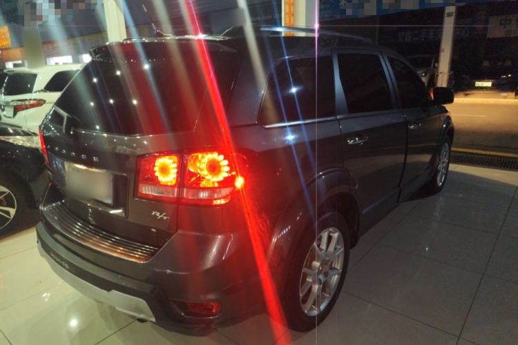Used Dodge Journey 2015 2.0TD Four-Wheel Drive Luxury Edition Rear Right 45 Deg