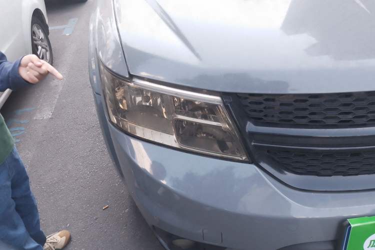 Used Dodge Journey 2015 2.0TD Four-Wheel Drive Luxury Edition Right Front Headlight
