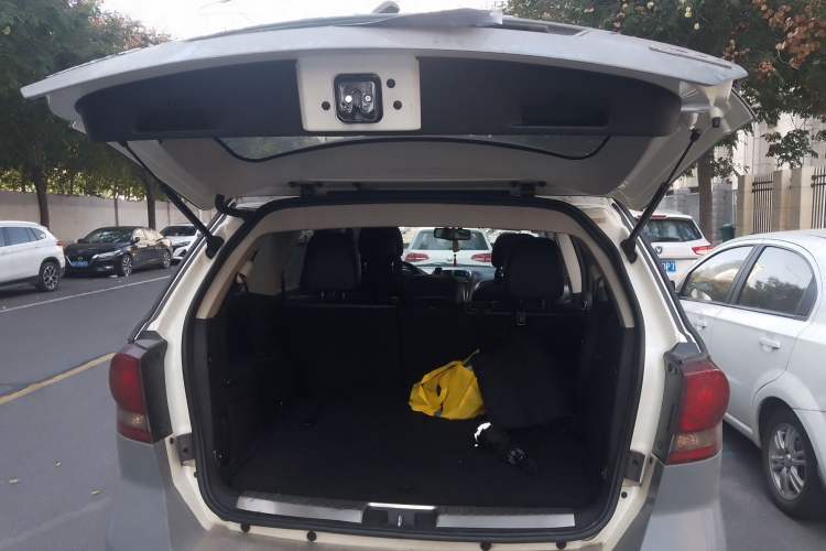 Used Dodge Journey 2015 2.0TD Four-Wheel Drive Luxury Edition Trunk