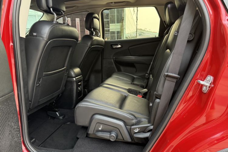 Used Dodge Journey 2015 2.0TD Four-Wheel Drive Luxury Edition Exterior 10