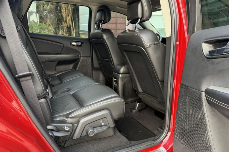 Used Dodge Journey 2015 2.0TD Four-Wheel Drive Luxury Edition Exterior 11