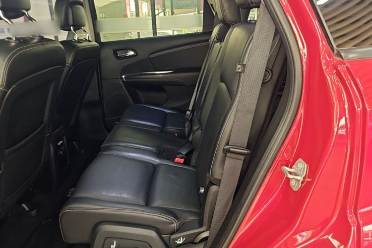 Used Dodge Journey 2015 2.0TD Four-Wheel Drive Luxury Edition Left Rear Seat