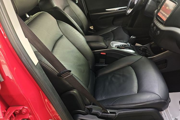 Used Dodge Journey 2015 2.0TD Four-Wheel Drive Luxury Edition Right Front Seat