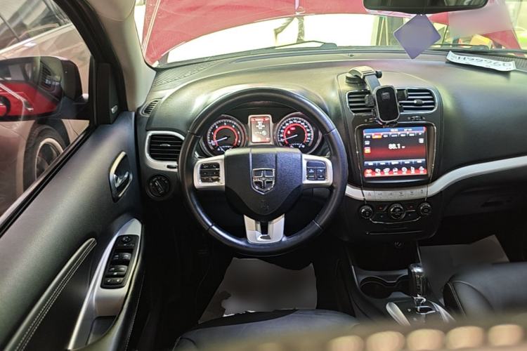 Used Dodge Journey 2015 2.0TD Four-Wheel Drive Luxury Edition Steering Wheel