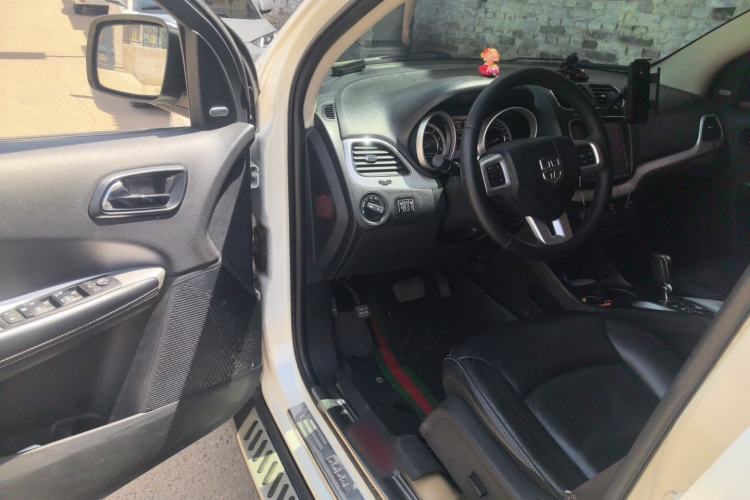 Used Dodge Journey 2015 2.0TD Four-Wheel Drive Luxury Edition Driver Seat