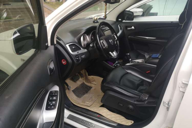 Used Dodge Journey 2015 2.0TD Four-Wheel Drive Luxury Edition Driver Seat