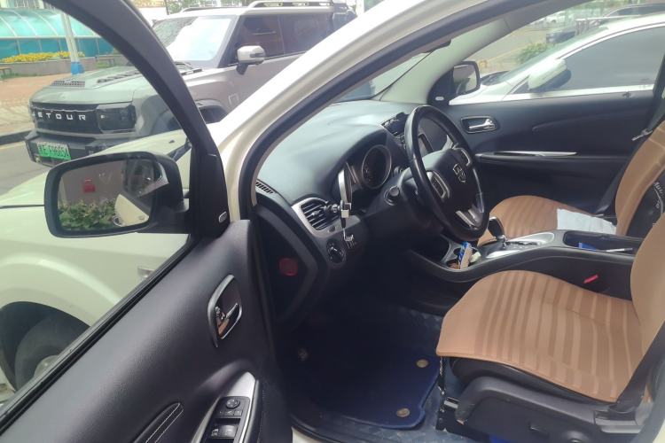 Used Dodge Journey 2015 2.0TD Four-Wheel Drive Luxury Edition Driver Seat