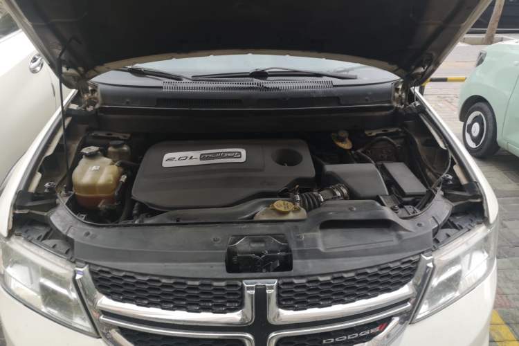 Used Dodge Journey 2015 2.0TD Four-Wheel Drive Luxury Edition Engine Bay