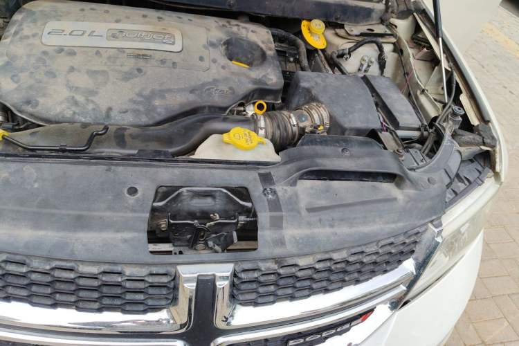 Used Dodge Journey 2015 2.0TD Four-Wheel Drive Luxury Edition Engine Bay Left