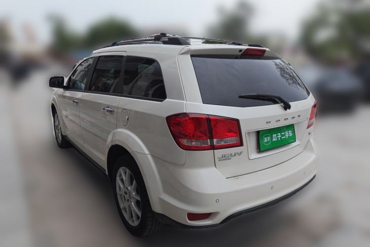 Used Dodge Journey 2015 2.0TD Four-Wheel Drive Luxury Edition Exterior 3