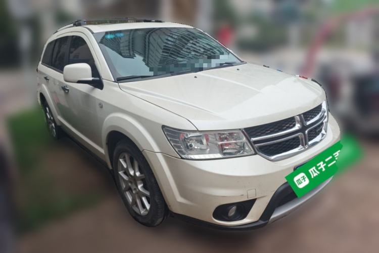 Used Dodge Journey 2015 2.0TD Four-Wheel Drive Luxury Edition Front Right 45 Deg