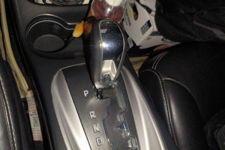 Used Dodge Journey 2015 2.0TD Four-Wheel Drive Luxury Edition Gear Lever
