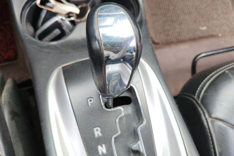Used Dodge Journey 2015 2.0TD Four-Wheel Drive Luxury Edition Gear Lever