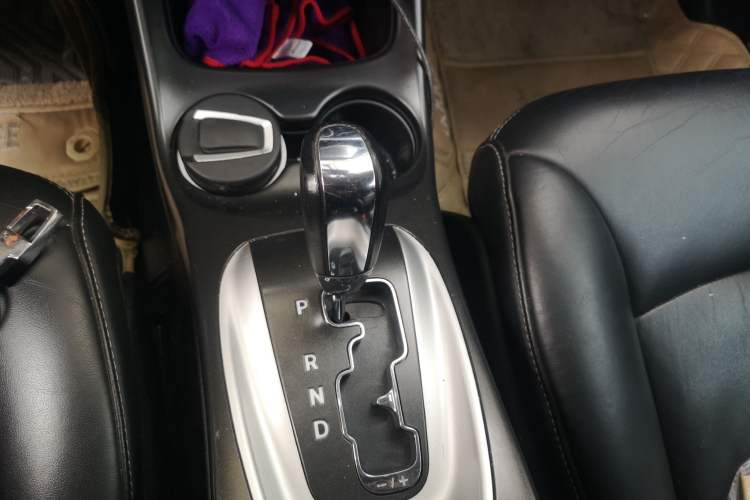 Used Dodge Journey 2015 2.0TD Four-Wheel Drive Luxury Edition Gear Lever