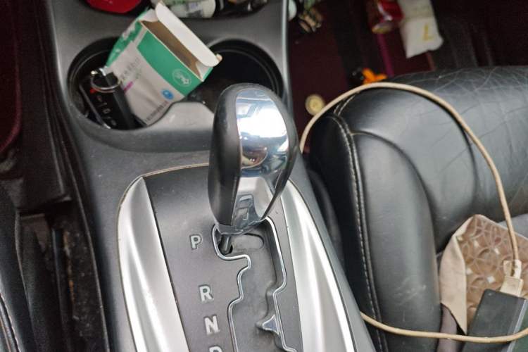 Used Dodge Journey 2015 2.0TD Four-Wheel Drive Luxury Edition Gear Lever