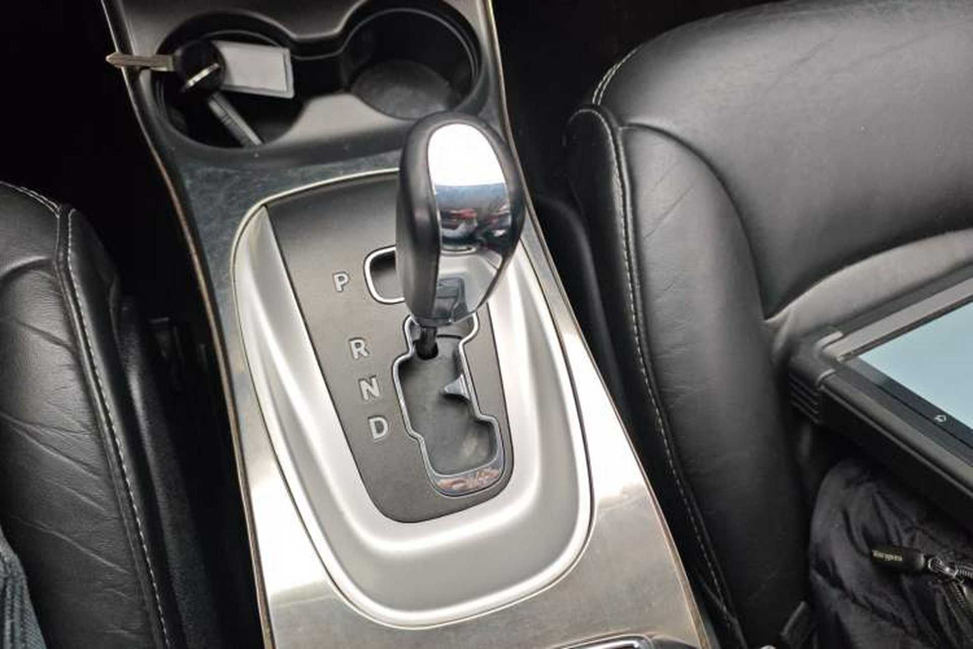 Used Dodge Journey 2015 2.0TD Four-Wheel Drive Luxury Edition Gear Lever