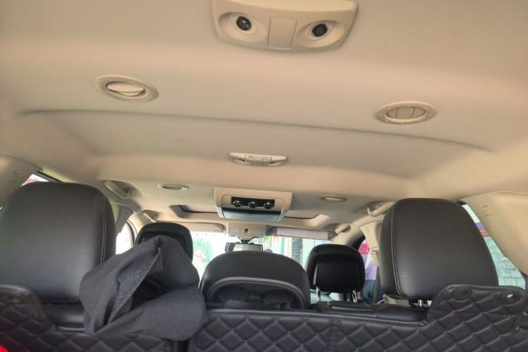 Used Dodge Journey 2015 2.0TD Four-Wheel Drive Luxury Edition Headliner