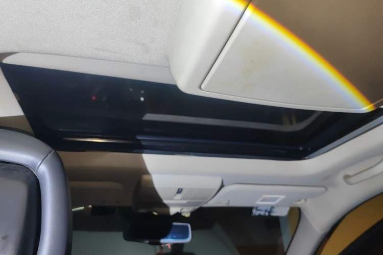 Used Dodge Journey 2015 2.0TD Four-Wheel Drive Luxury Edition Headliner