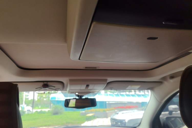 Used Dodge Journey 2015 2.0TD Four-Wheel Drive Luxury Edition Headliner