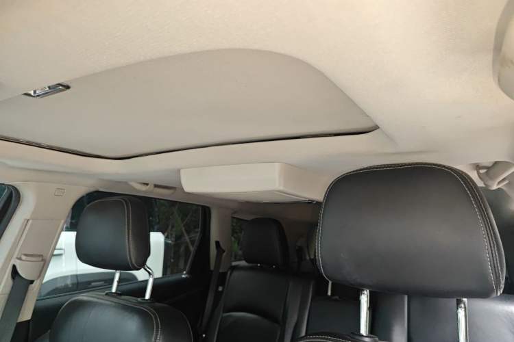 Used Dodge Journey 2015 2.0TD Four-Wheel Drive Luxury Edition Headliner